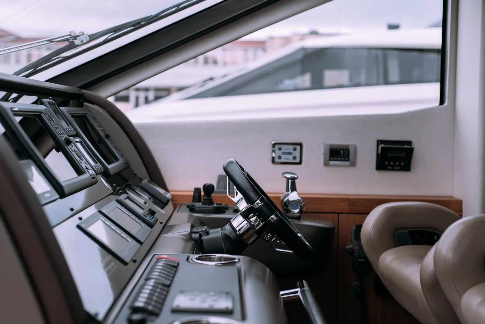 The helm station aboard Mar Azul